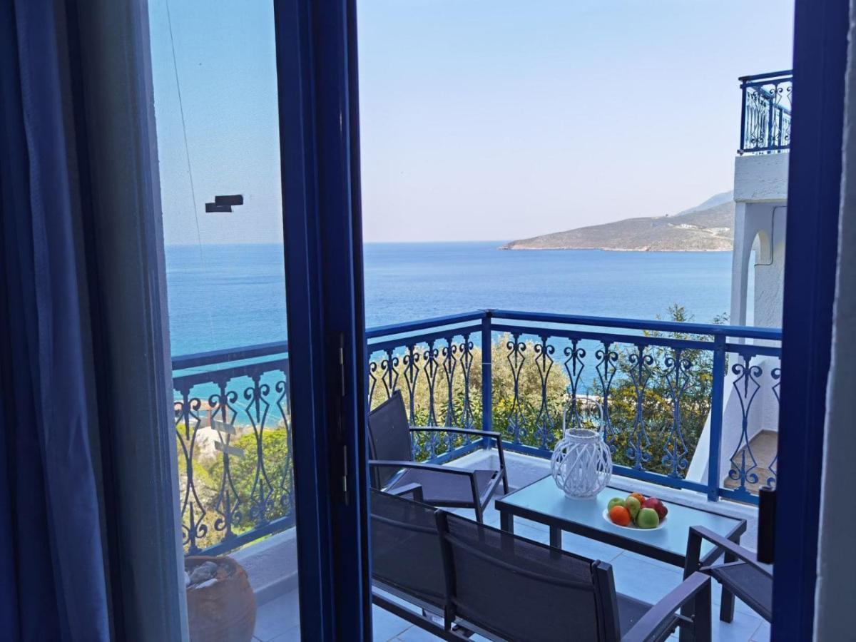 Marinas Studios Livadia  외부 사진