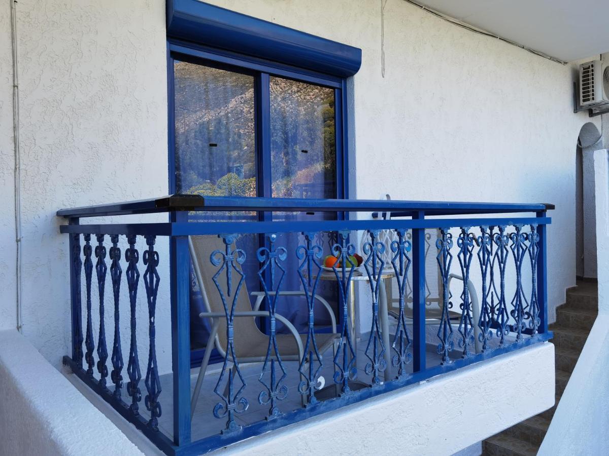 Marinas Studios Livadia  외부 사진