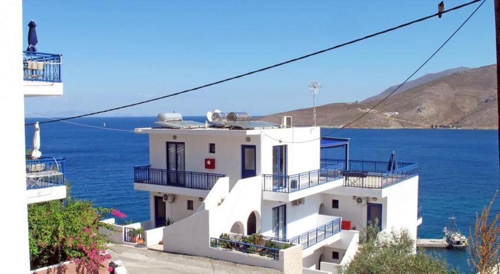 Marinas Studios Livadia  외부 사진